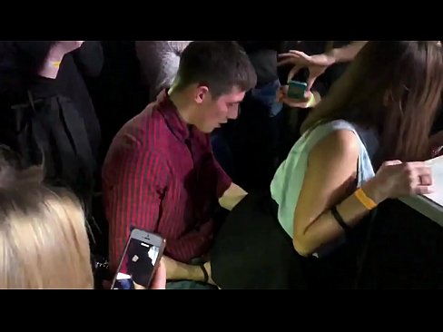 ❤️ Skutočný sex v ruskom nočnom klube. 18-ročné ruské dievča v análnom otvore a vagíne jebané v nočnom klube ❤️ Porno na sk.filmepornonline.ru ❌️❤